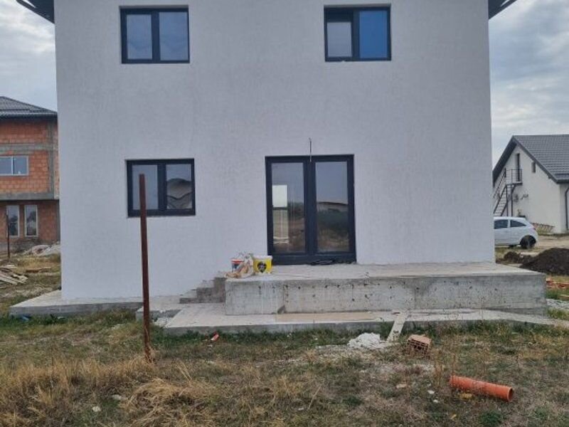 Comuna Berceni vila semifinisata 4cam/ 3bai/ incalzire pardos-pompa caldura