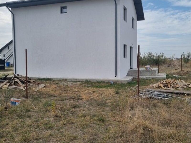 Comuna Berceni vila semifinisata 4cam/ 3bai/ incalzire pardos-pompa caldura