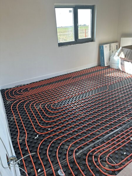 Comuna Berceni vila semifinisata 4cam/ 3bai/ incalzire pardos-pompa caldura