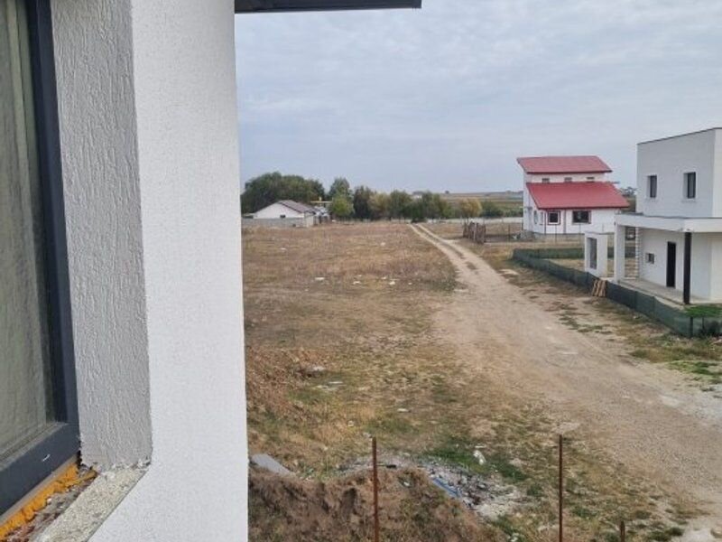 Comuna Berceni vila semifinisata 4cam/ 3bai/ incalzire pardos-pompa caldura