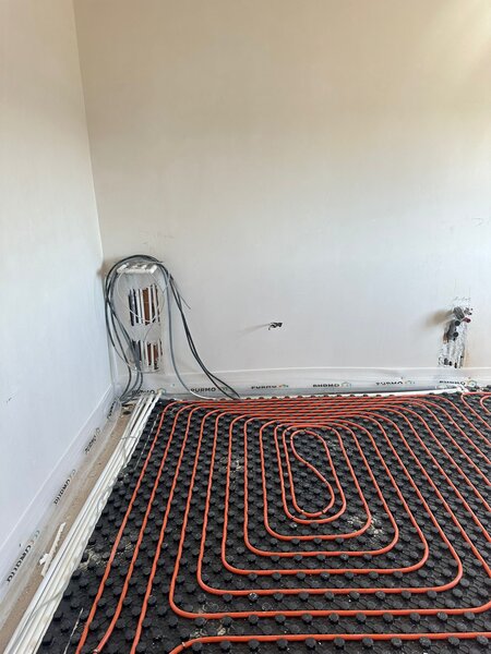 Comuna Berceni vila semifinisata 4cam/ 3bai/ incalzire pardos-pompa caldura